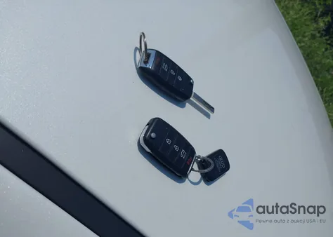 2019 Kia Optima Lx from USA, damaged, VIN 5XXGT4L32KG323745